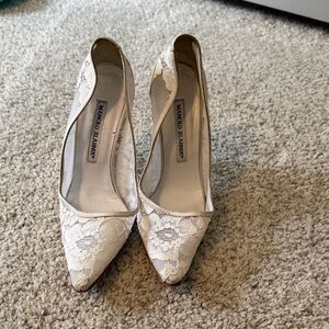 Vintage Manolo Blahnik Off White Lace Pumps